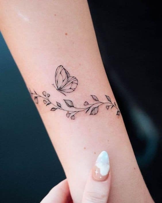 39 Top idées de tatouages pour femme en 2024 39