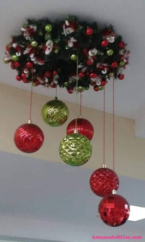 62 idées de décorations de Noël avec des sphères 57