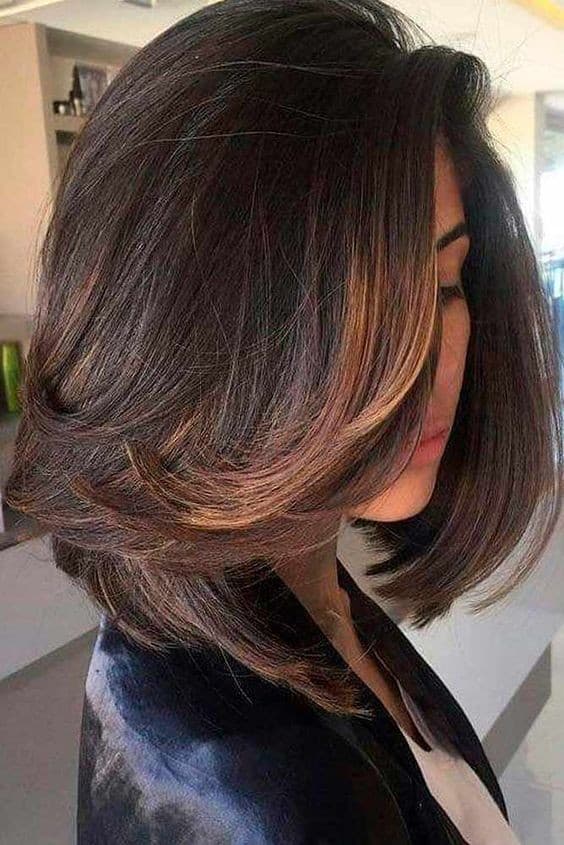 33 Coupes de cheveux femme mi-long en 2023 19