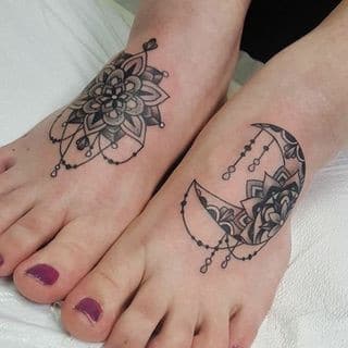26 Top idées de tatouages pour les pieds 14
