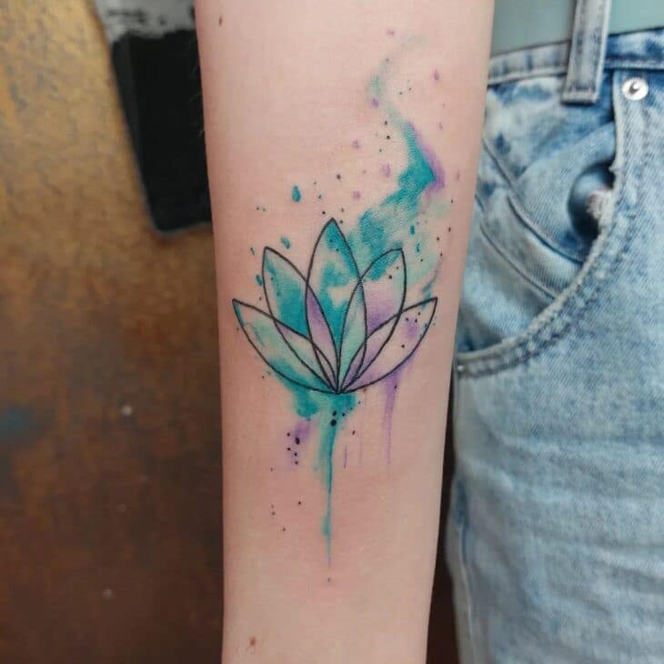 70 Tatouages fleur de lotus pleins de beauté et de symbolisme 31