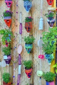 9 idées pour embellir votre jardin avec des objets recyclés 1