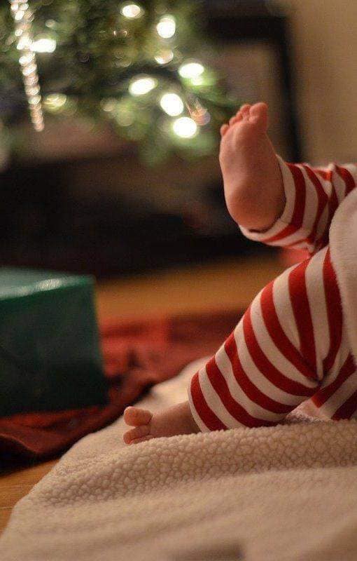 17 belles idées pour photographier votre bébé à Noël 5