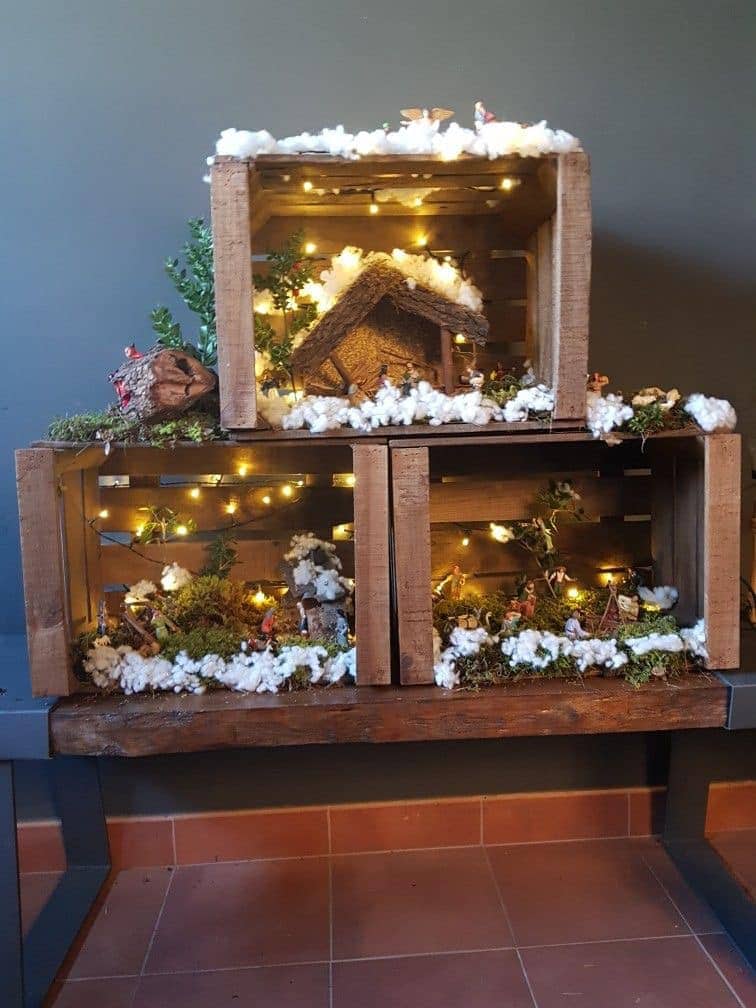 23 idées de crèches de Noël avec des boîtes en bois 19