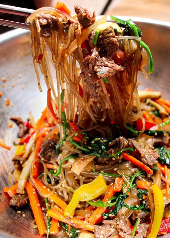 10 Recettes de nouilles coréennes incontournables pour les amateurs de cuisine Asiatique 1