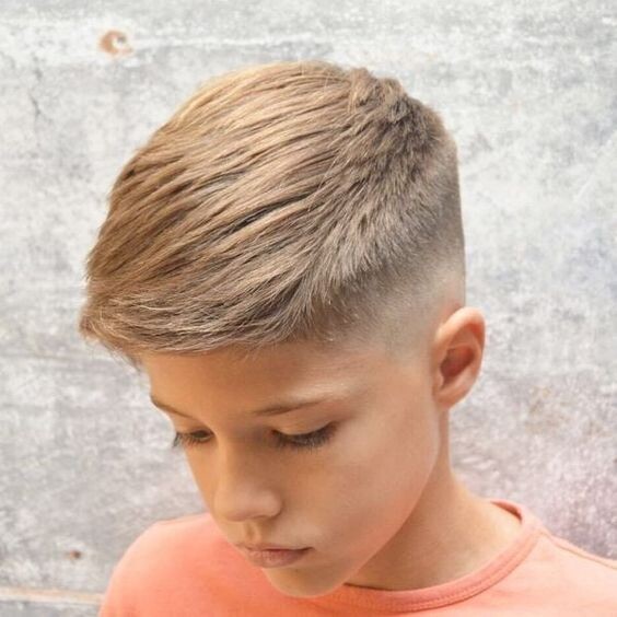 8 idées de coupe de cheveux pour garçon de 8 ans 7
