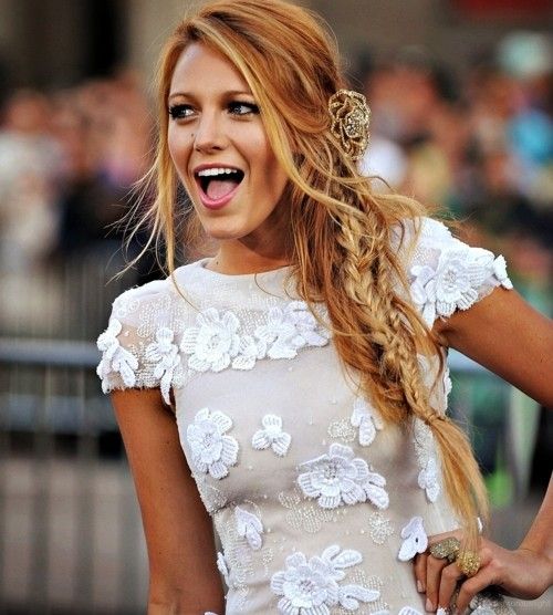 Les 10 coiffures de stars à faire vous-même 1 Blake lively