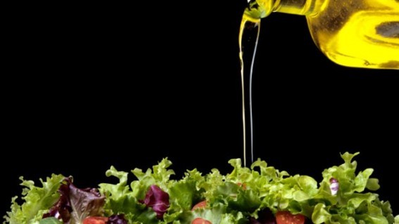 130226_ha36a_huile-olive-salade_sn635