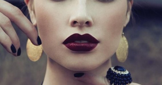 top-5-des-plus-belles-couleurs-de-rouge-levres-fonces-263386
