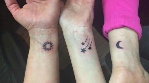 20 top idées de tatouages sœurs 13 20 top idées de tatouages sœurs 13