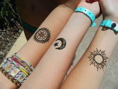 20 top idées de tatouages sœurs 18