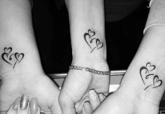 20 top idées de tatouages sœurs 20 20 top idées de tatouages sœurs 20