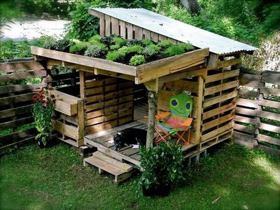 25 top idées & tutos de cabanes en palettes 9 25 top idées & tutos de cabanes en palettes 9