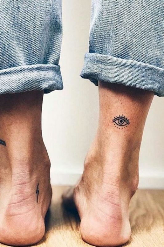34 idées de premiers petits tatouages minimalistes 16