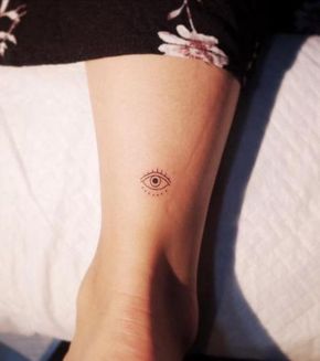 34 idées de premiers petits tatouages minimalistes 24