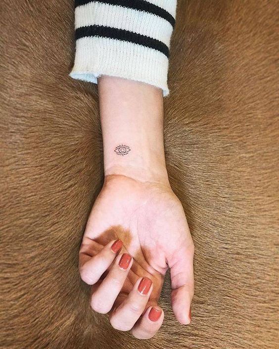 34 idées de premiers petits tatouages minimalistes 30 34 idées de premiers petits tatouages minimalistes 30