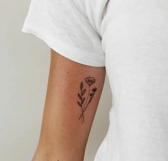 34 idées de premiers petits tatouages minimalistes 32