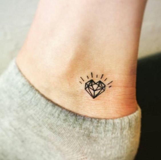34 idées de premiers petits tatouages minimalistes 34 34 idées de premiers petits tatouages minimalistes 34
