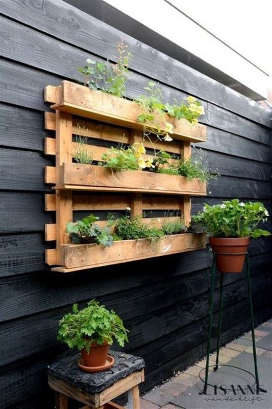 80 jardinières en palettes pour embellir les jardins 69 80 jardinières en palettes pour embellir les jardins 69