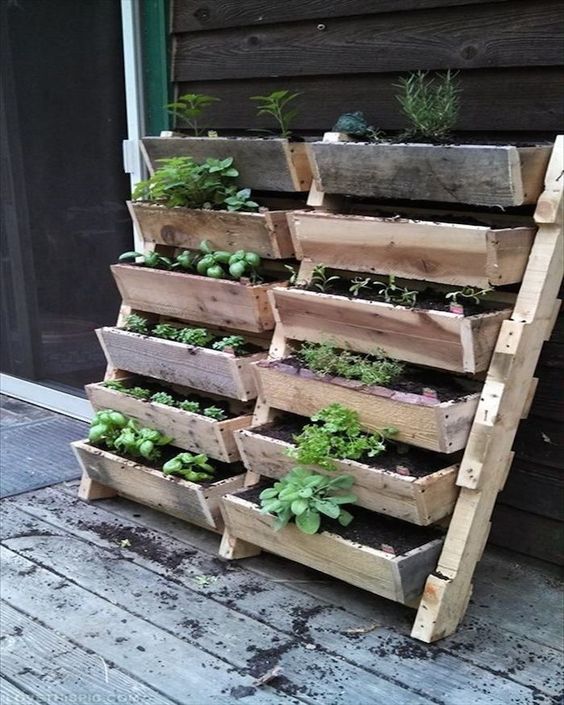 80 jardinières en palettes pour embellir les jardins 53 80 jardinières en palettes pour embellir les jardins 53