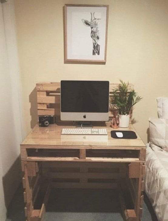 28 top idées de bureaux en palettes pour s'inspirer 17 28 top idées de bureaux en palettes pour s'inspirer 17