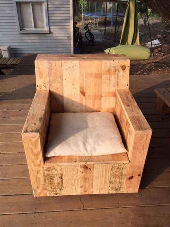 21 top idées de fauteuils en palettes à fabriquer soi-même 4 21 top idées de fauteuils en palettes à fabriquer soi-même 4