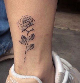 100 top idées de tatouages fleur 43