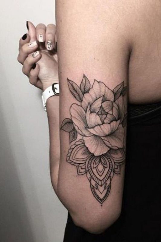 100 top idées de tatouages fleur 51