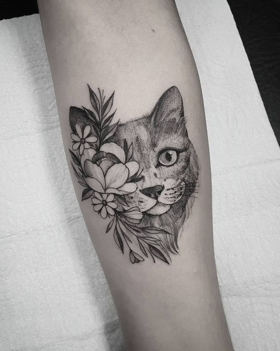 100 idées de tatouages pour les amoureux des chats 29