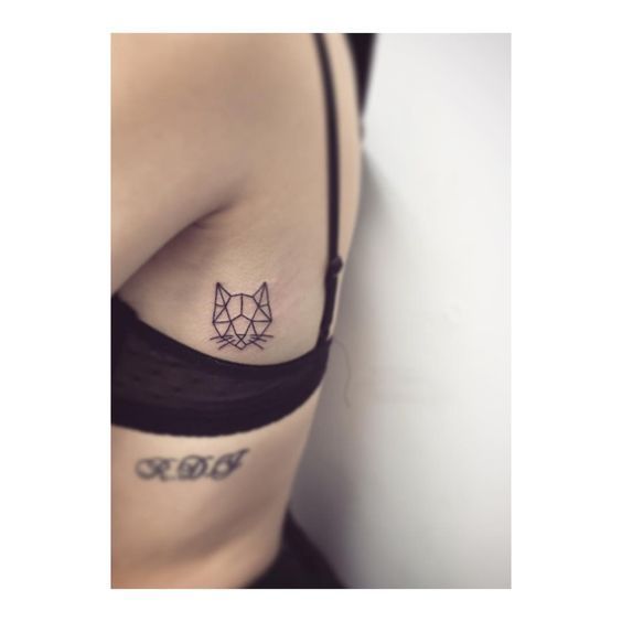 100 idées de tatouages pour les amoureux des chats 36