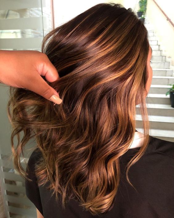 100 idées de balayages caramel pour s'inspirer 41