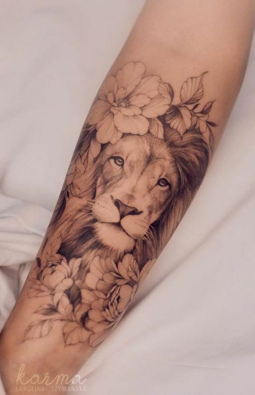 100 top idées de tatouages lion femme 40