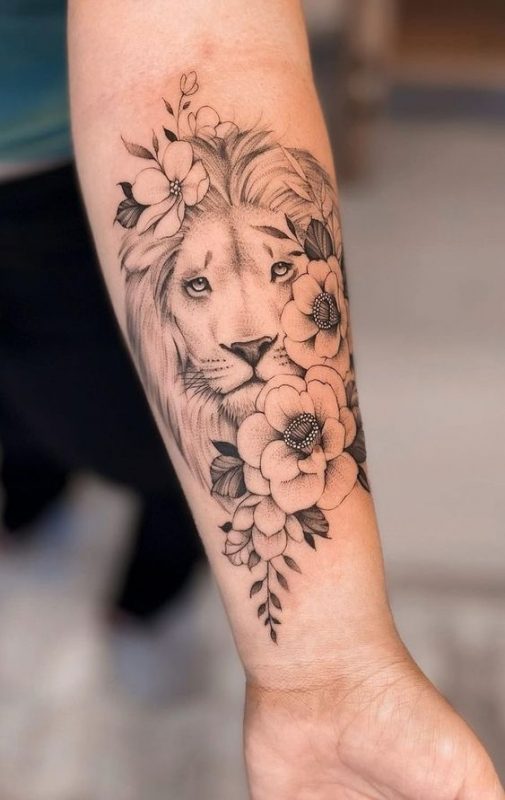 100 top idées de tatouages lion femme 41