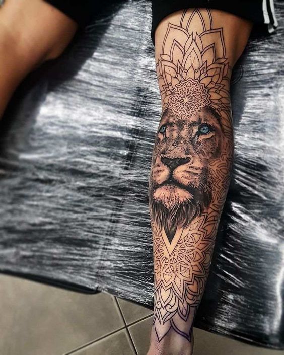 100 top idées de tatouages lion femme 45