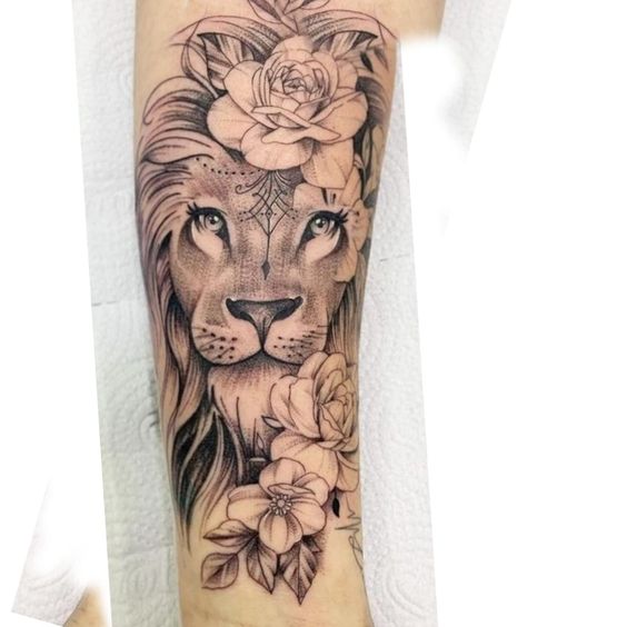 100 top idées de tatouages lion femme 86