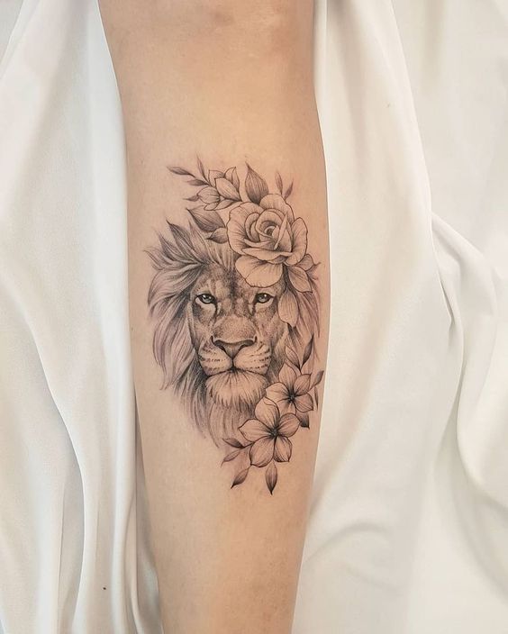 100 top idées de tatouages lion femme 89