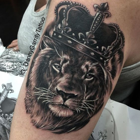 100 top idées de tatouages lion femme 95