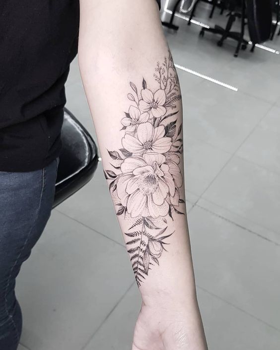 175 top idées de tatouages bras pour femme 170