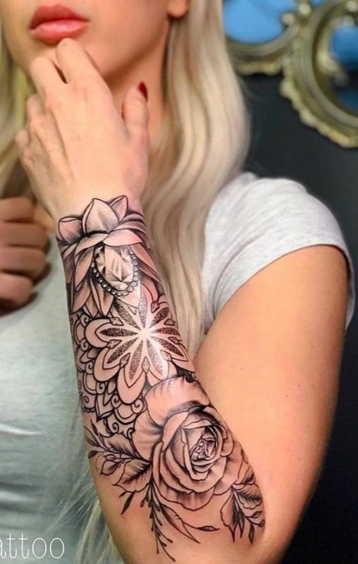 175 top idées de tatouages bras pour femme 41
