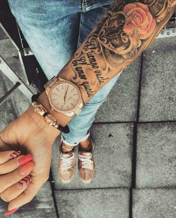 175 top idées de tatouages bras pour femme 45