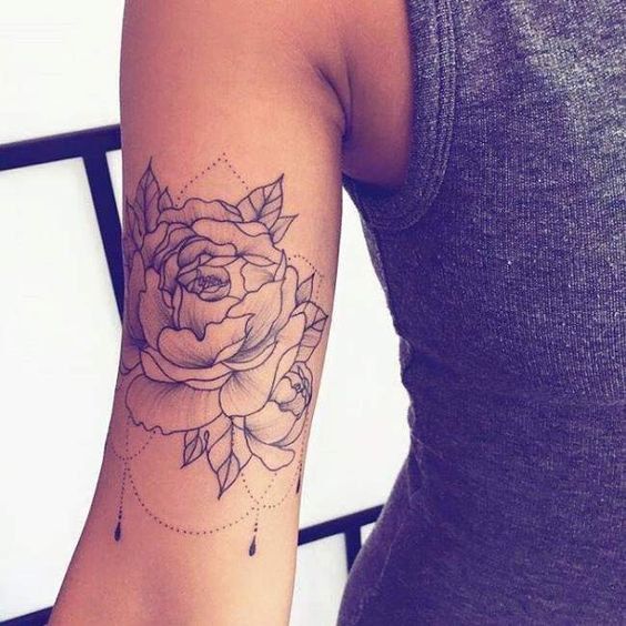 175 top idées de tatouages bras pour femme 47