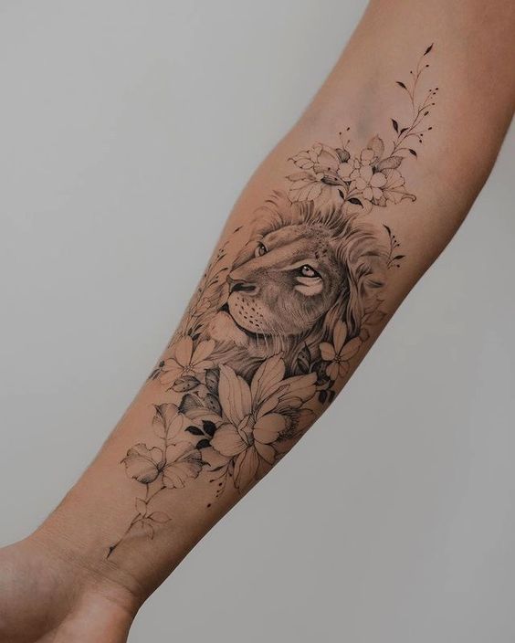 175 top idées de tatouages bras pour femme 8