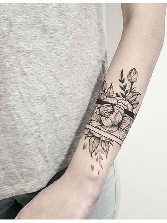 175 top idées de tatouages bras pour femme 72