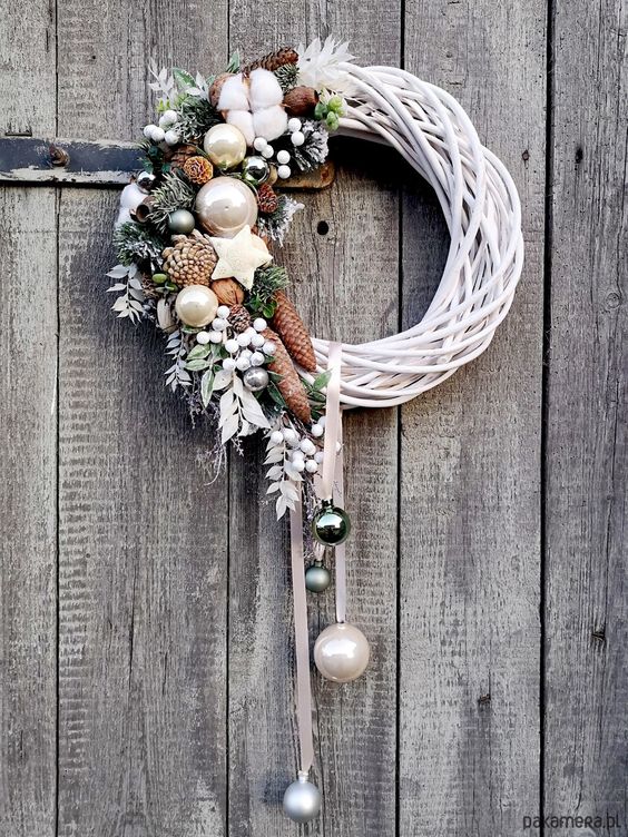 100 Couronnes de Noël originales à fabriquer soi-même 85 100 Couronnes de Noël originales à fabriquer soi-même 85