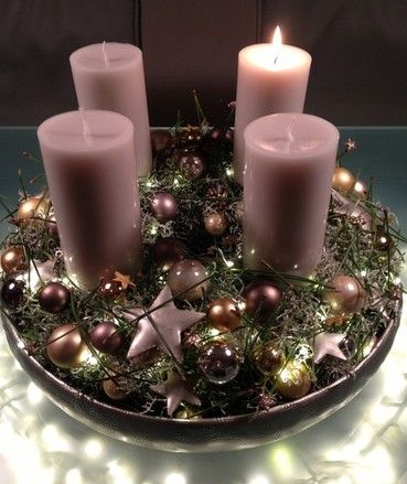 29 top idées de centres de tables de Noël avec des bougies 24 29 top idées de centres de tables de Noël avec des bougies 24