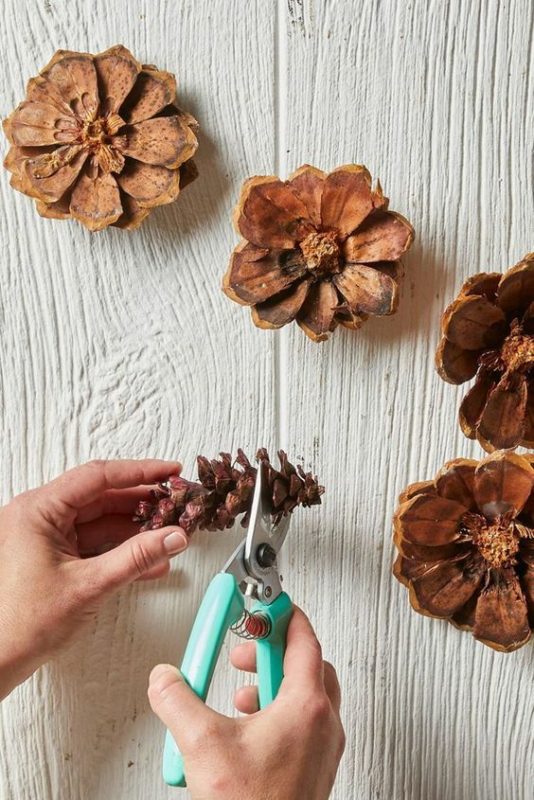 72 Décorations de Noël à Faire Soi-Même Avec Des Pommes de Pins 35 72 Décorations de Noël à Faire Soi-Même Avec Des Pommes de Pins 35
