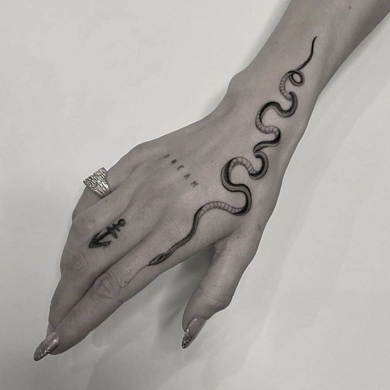 Les 100 plus beaux tatouages pour femmes 52 Les 100 plus beaux tatouages pour femmes 52