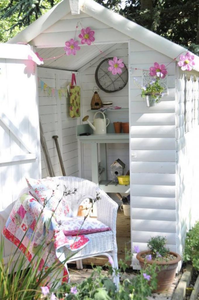 22 top idées de cabanons de jardin pour s'inspirer 15 22 top idées de cabanons de jardin pour s'inspirer 15