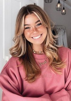52 charmantes coupes de cheveux mi-long pour femme 15