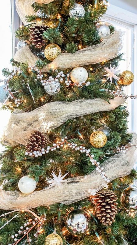 19 Décorations de Noël faciles à faire avec des pommes de pin 14